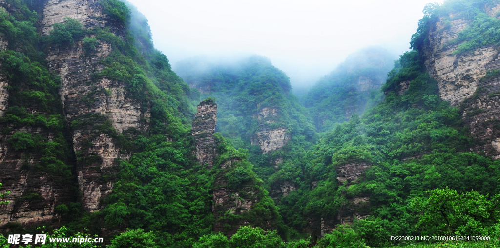 春景山峰