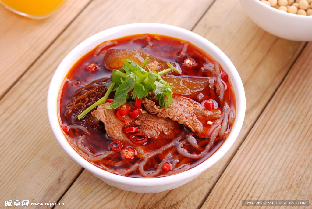牛肉酸辣粉