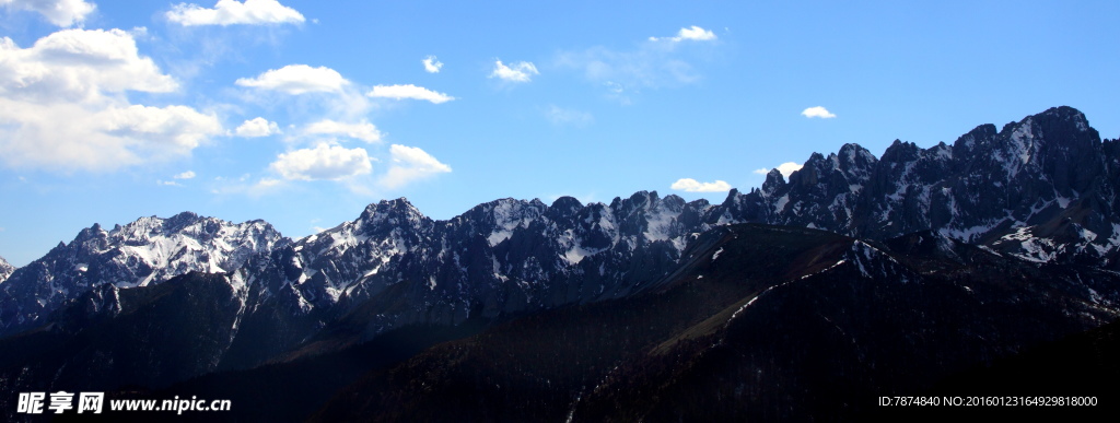 四川鄉城雪山