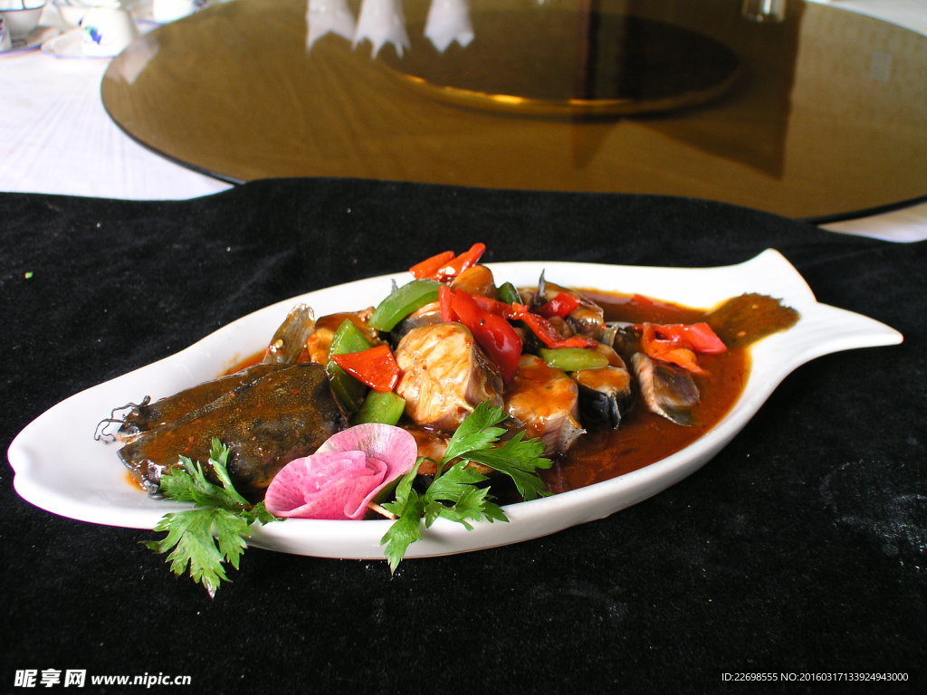 燒鯰魚(yú)