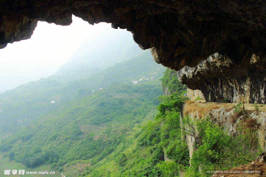 豆沙關(guān)掛壁崖路