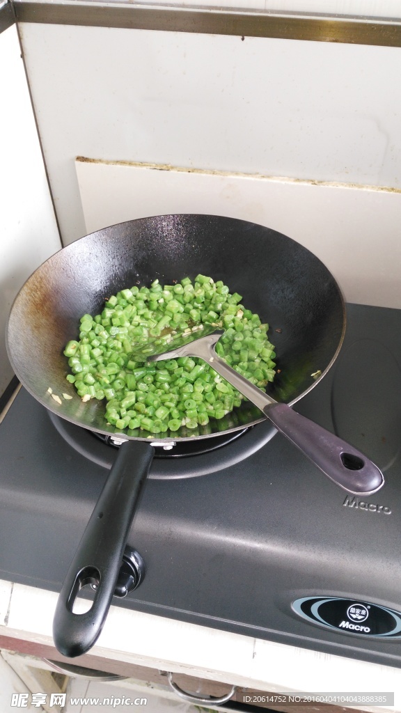 炒鍋中的豆角