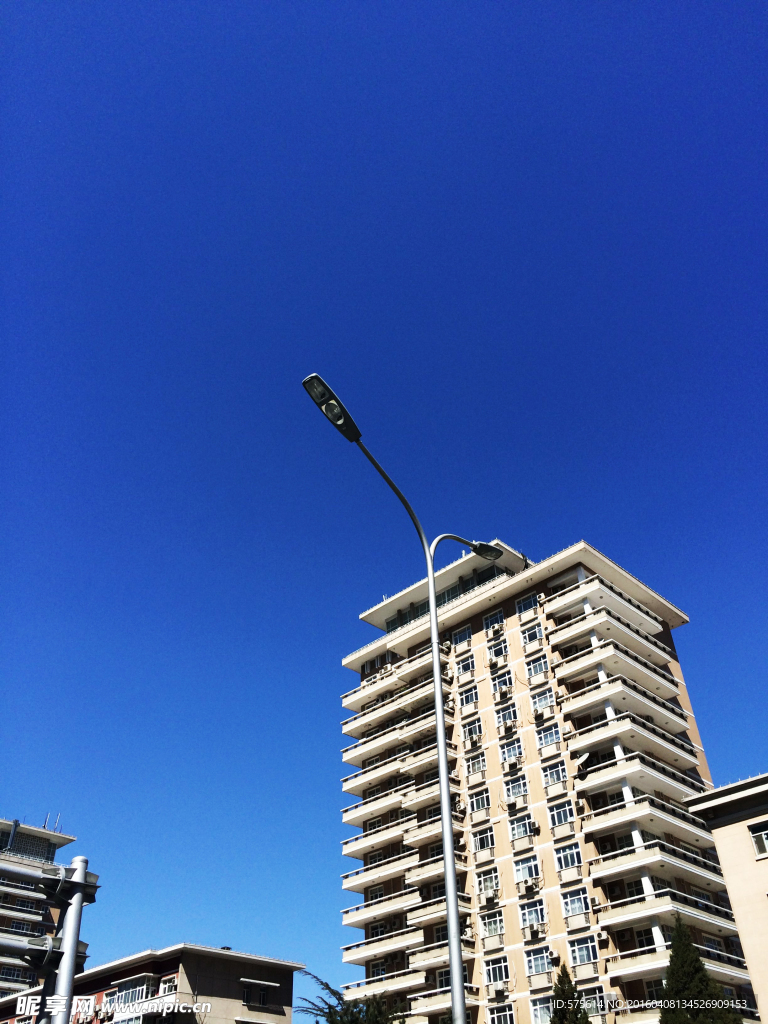 藍天建筑