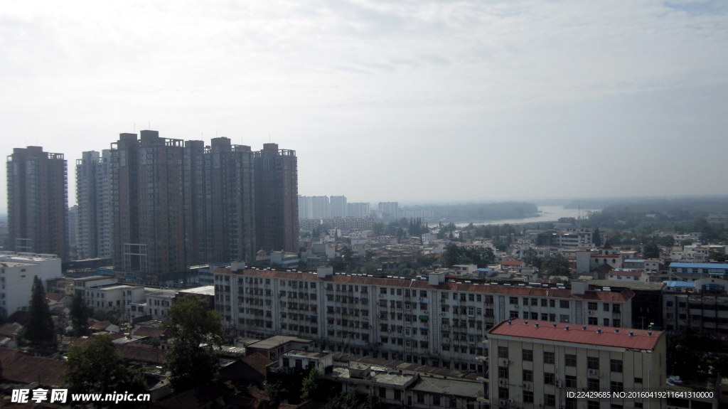 潢川