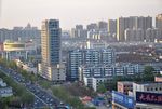 夕陽下的城市高樓