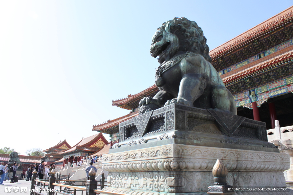 故宫青铜狮雕像