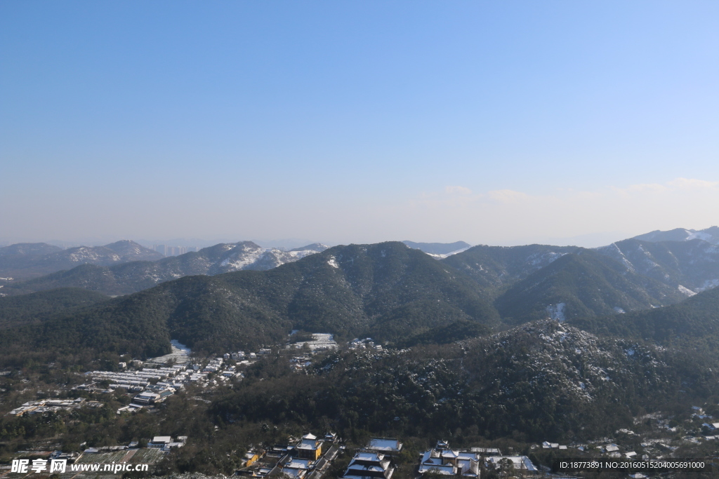 山峰山脈與雪