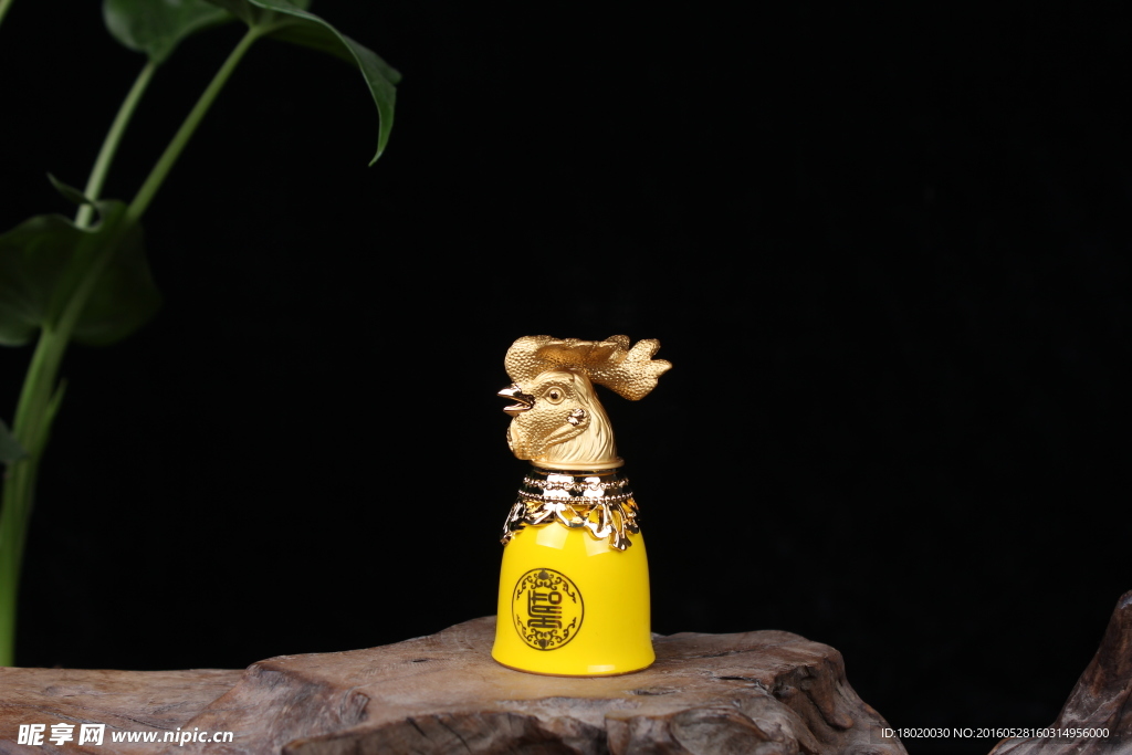 銅鑲瓷器