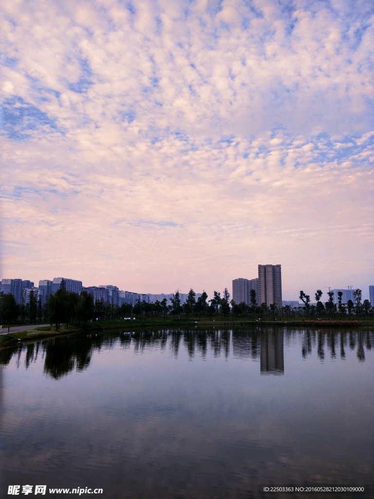 城市湖泊
