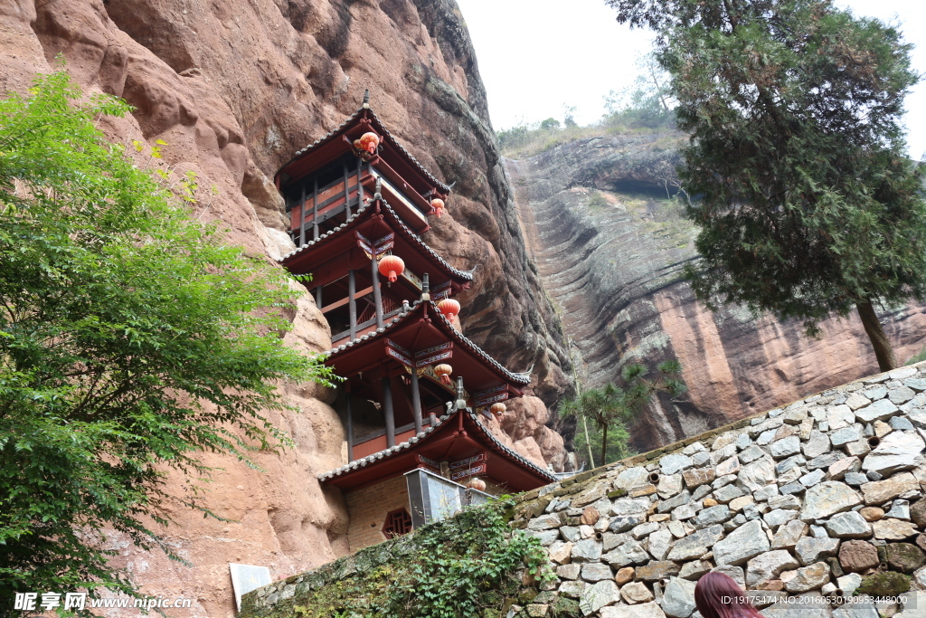巖石塔側(cè)圖