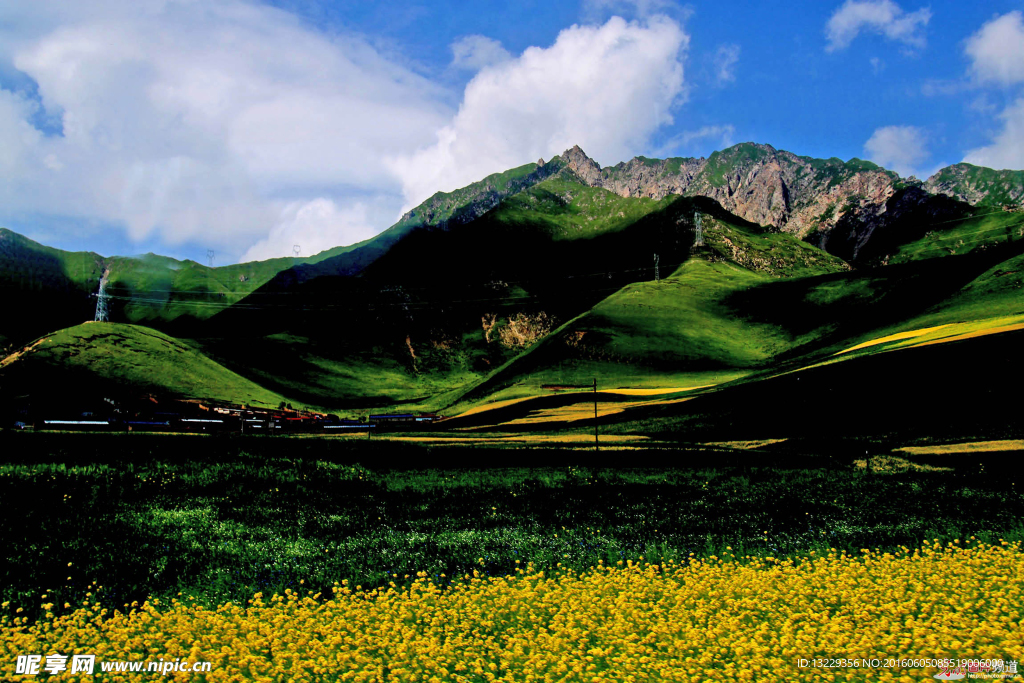 山峰背景圖