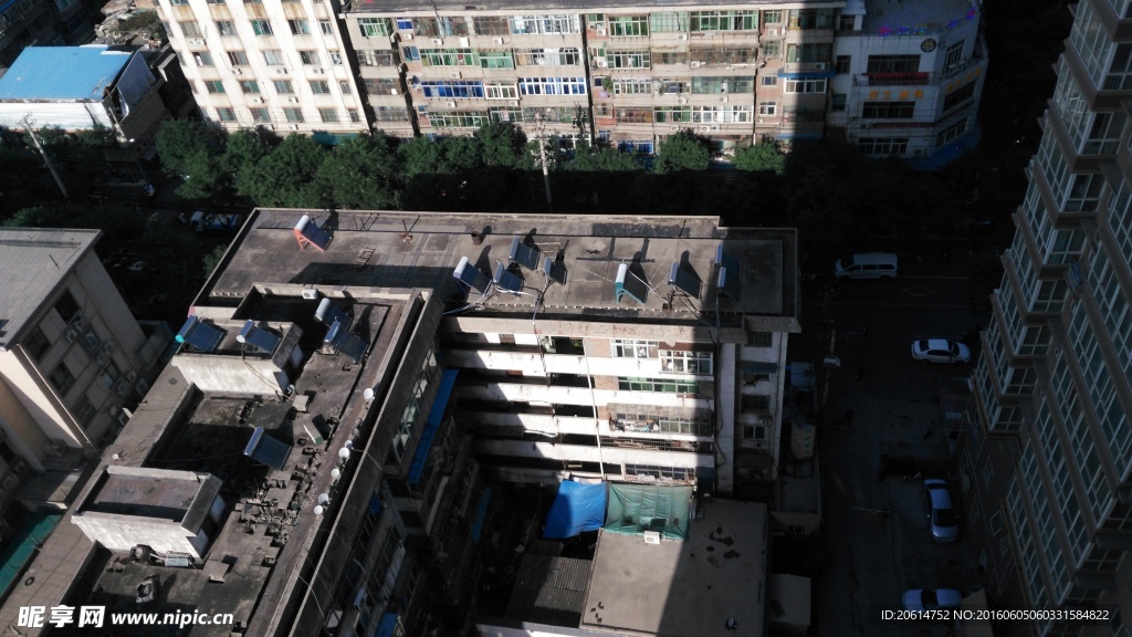 樓下的風(fēng)景