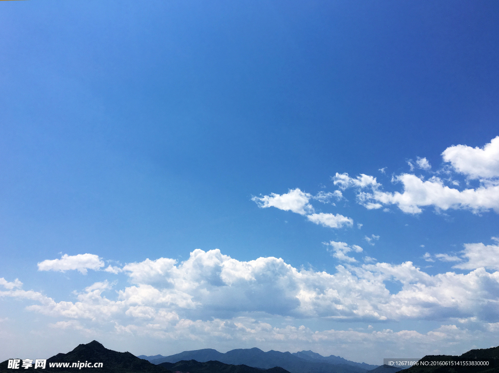 藍(lán)天白云
