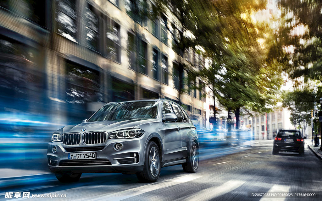 全新BMW X5插电式混合动