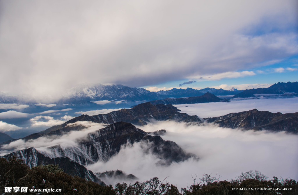 山巒