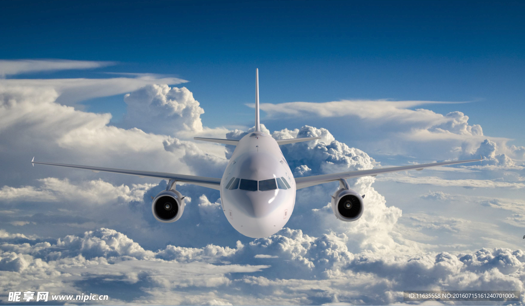在空中的客機