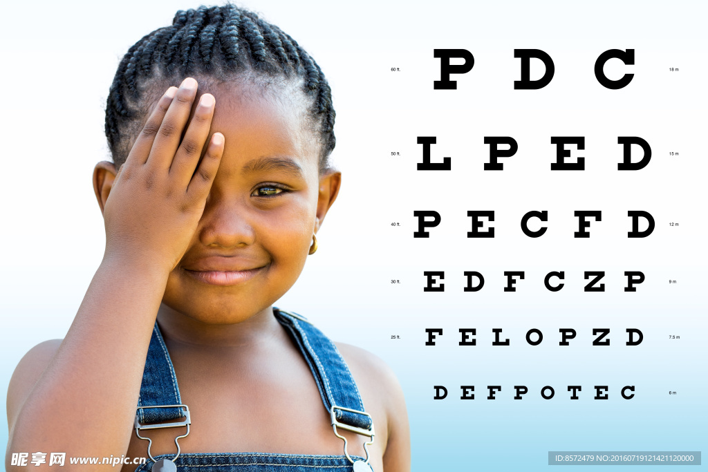 非洲小女孩测视力