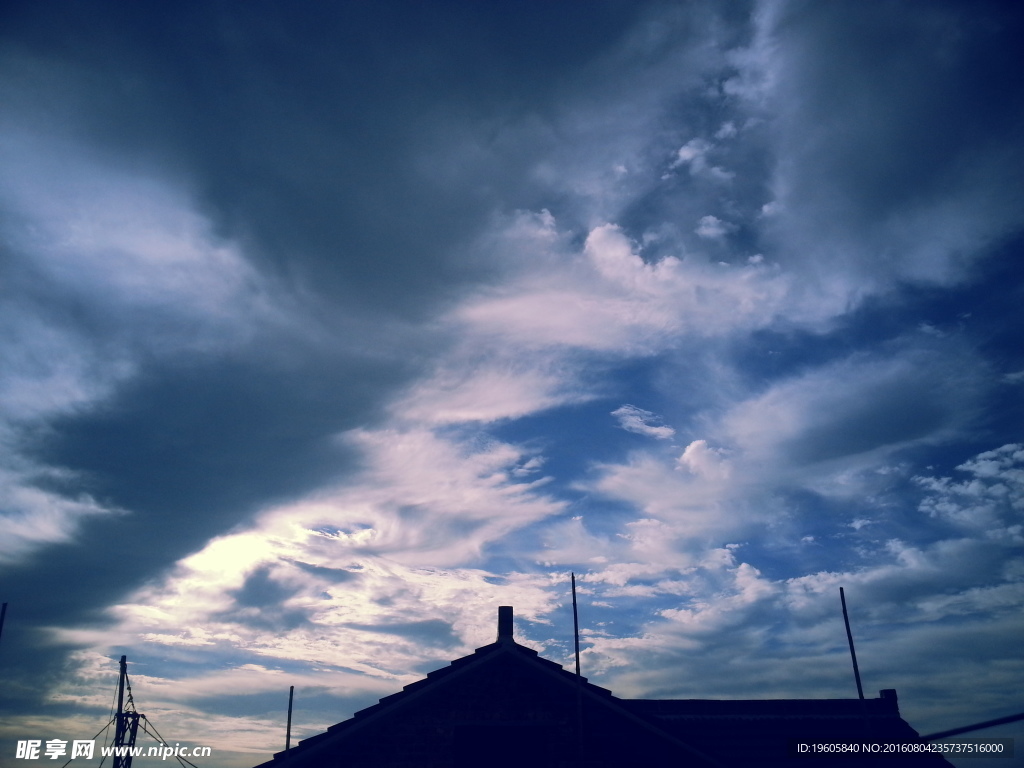 夏空風(fēng)云