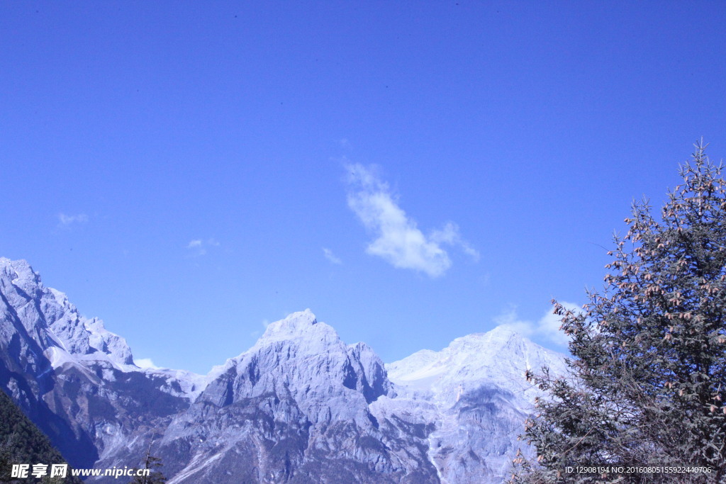 大理雪山