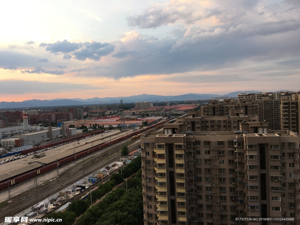 多云的城市