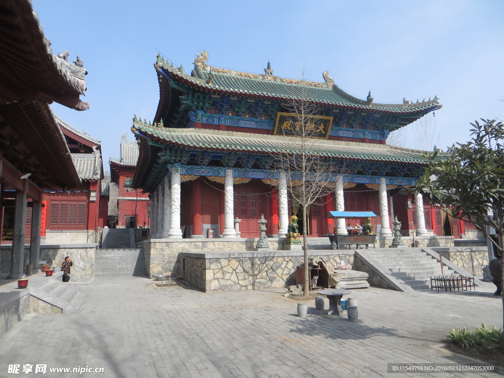 盧巖寺