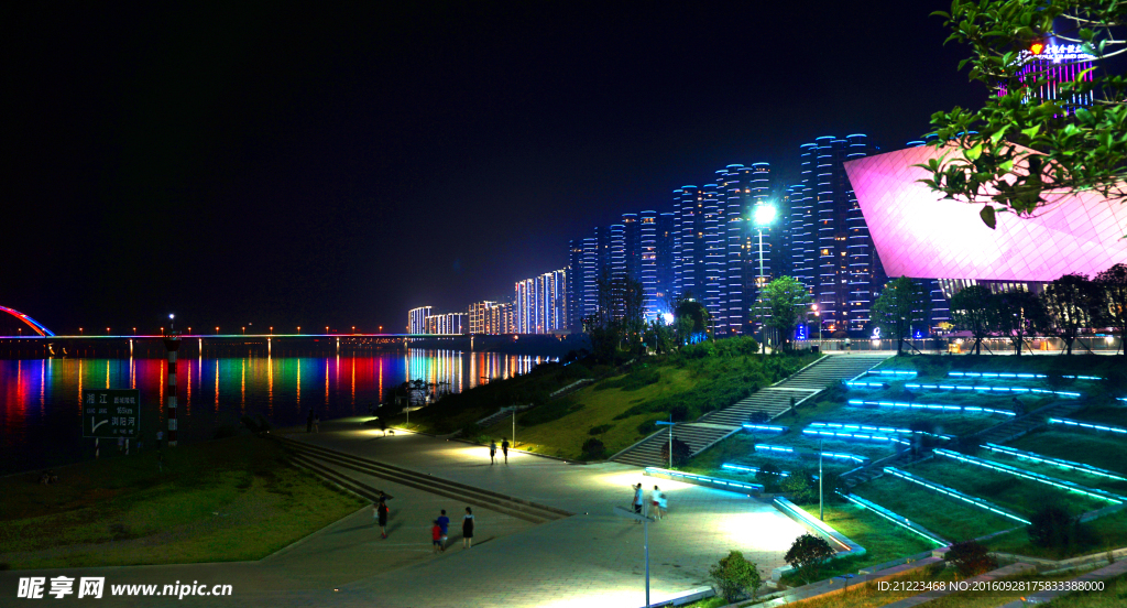 三角洲江畔夜景