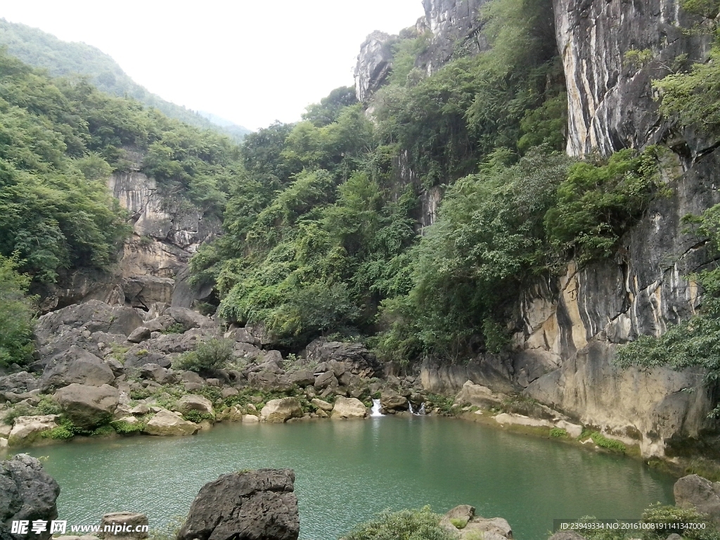 碧潭山水