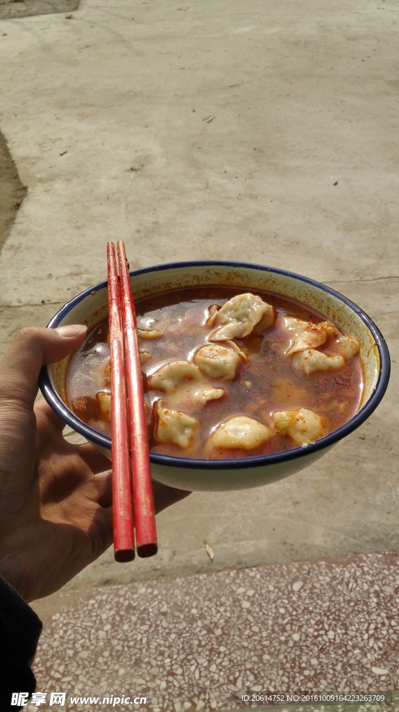碗中的餃子