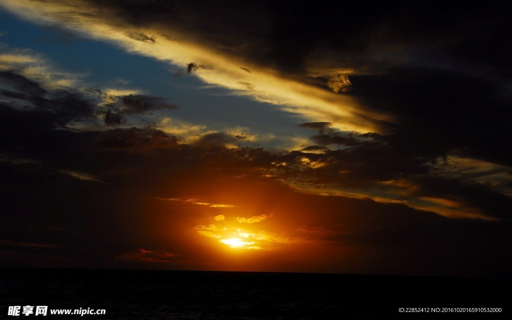 夕陽彩霞圖