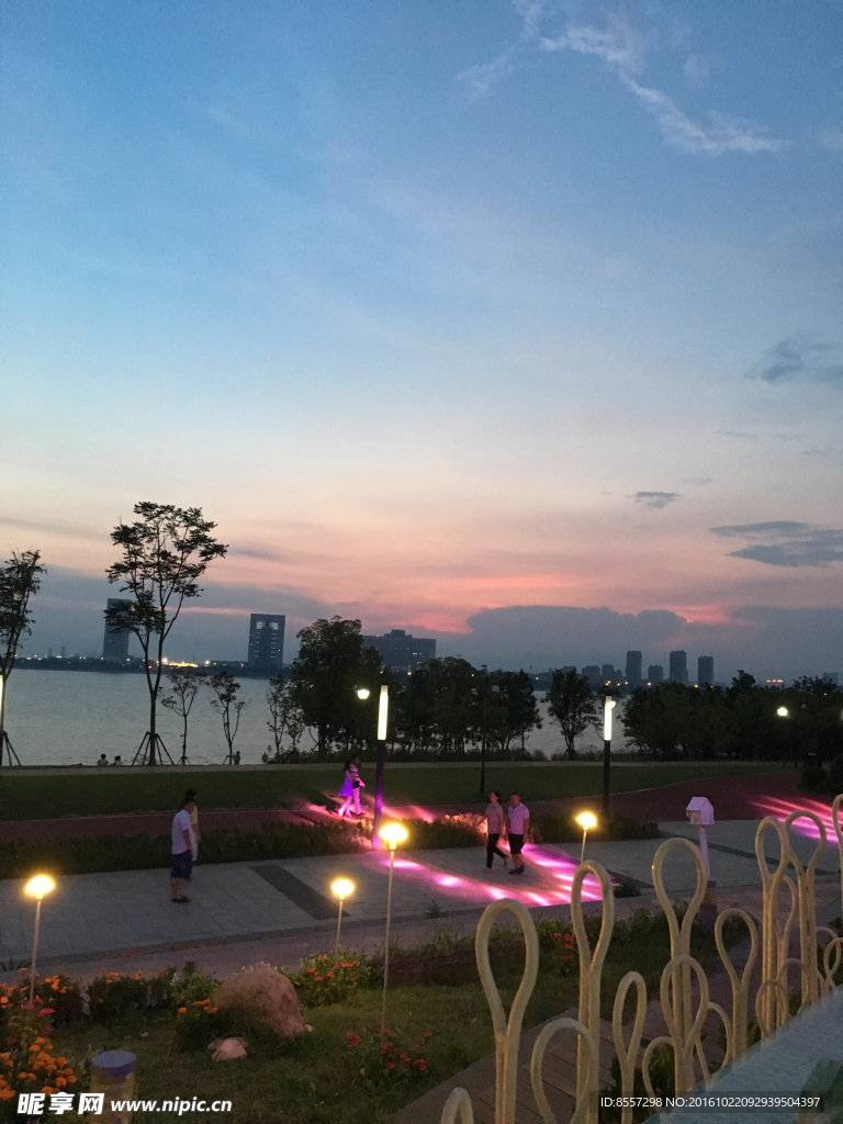 江邊夜景