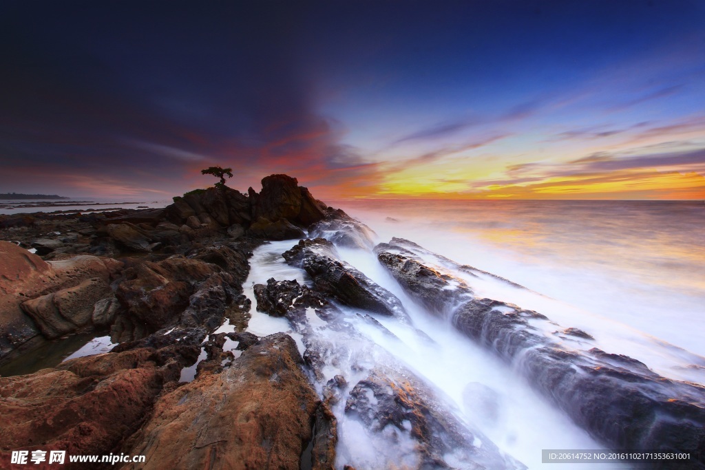 夕陽下的大海美景