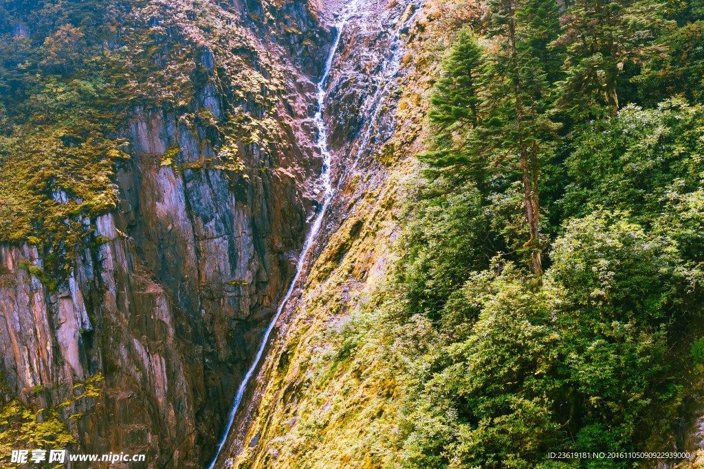 貢嘎山