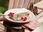树莓蛋糕摄影图