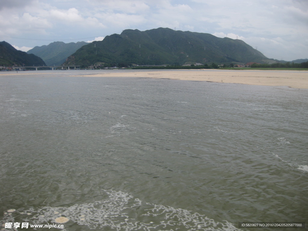 河水 河灘