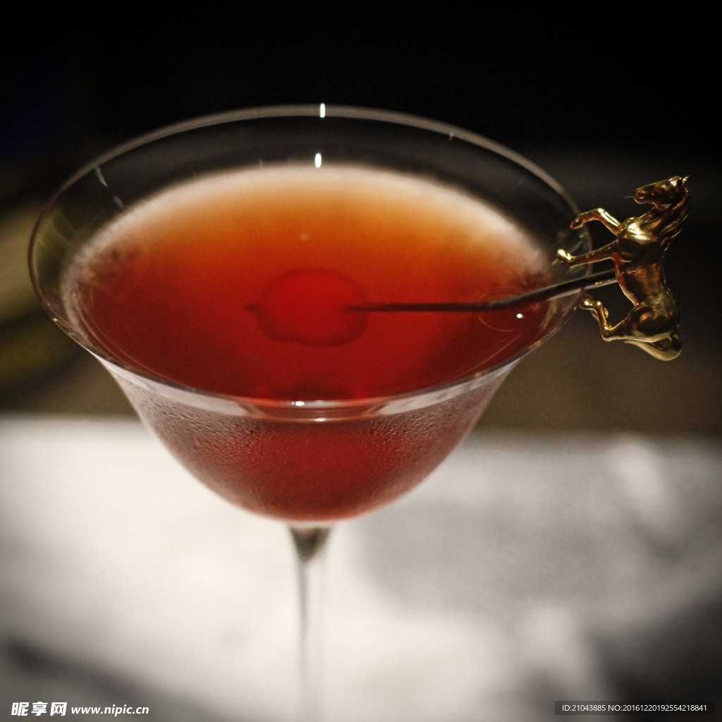 紅色雞尾酒