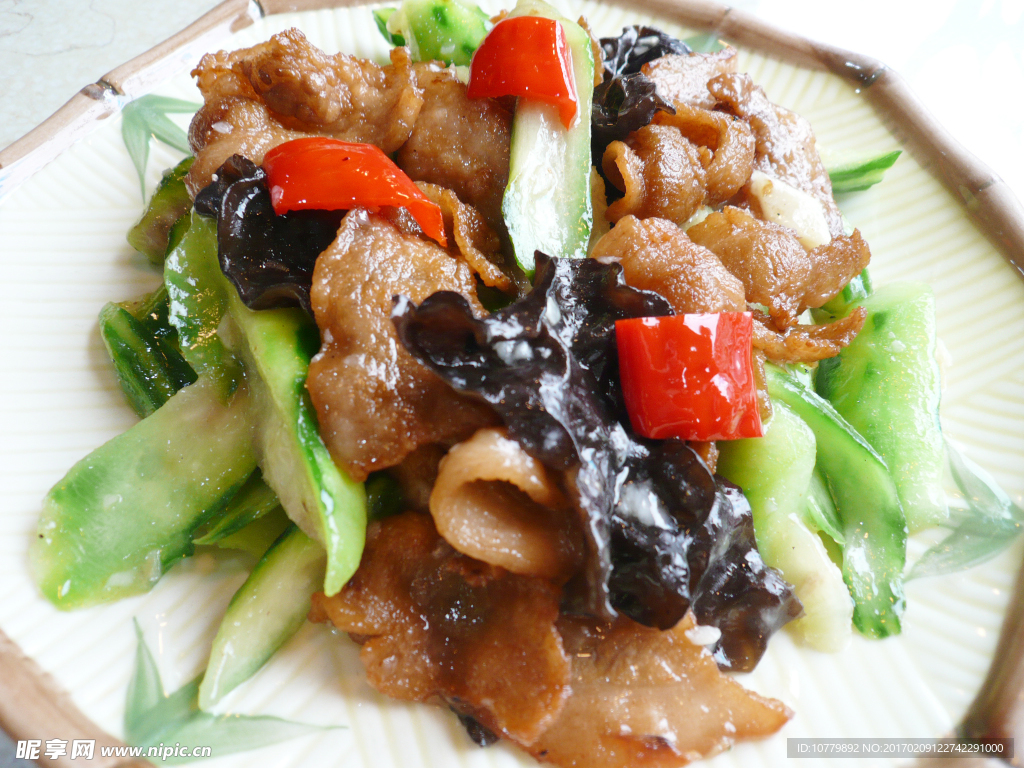 云勝炒松板肉