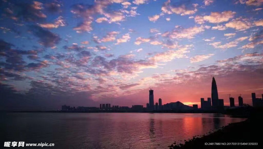 夕陽下深圳灣