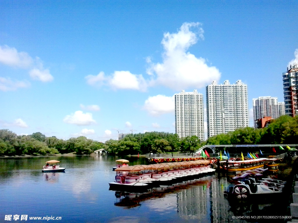龍沙公園湖水