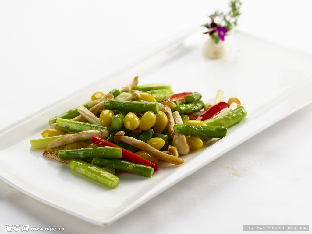 野菌銀杏炒露筍