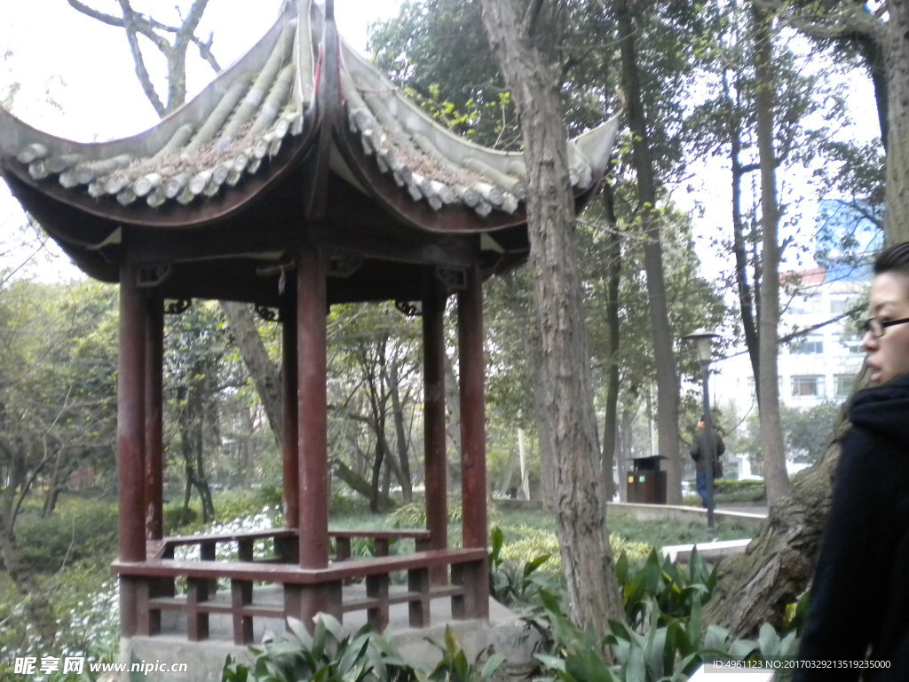 公園景色  假山?jīng)鐾? />
                            </div>
                    </div>
                </div>



                <div   id=