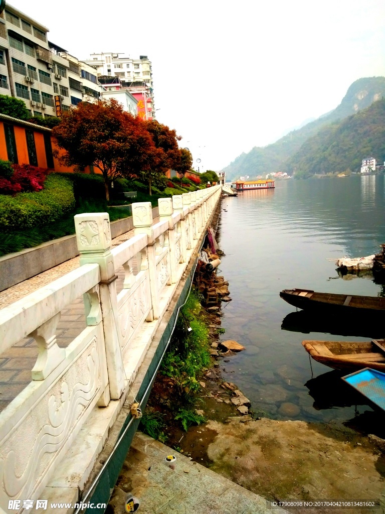 風景 湖水  水波