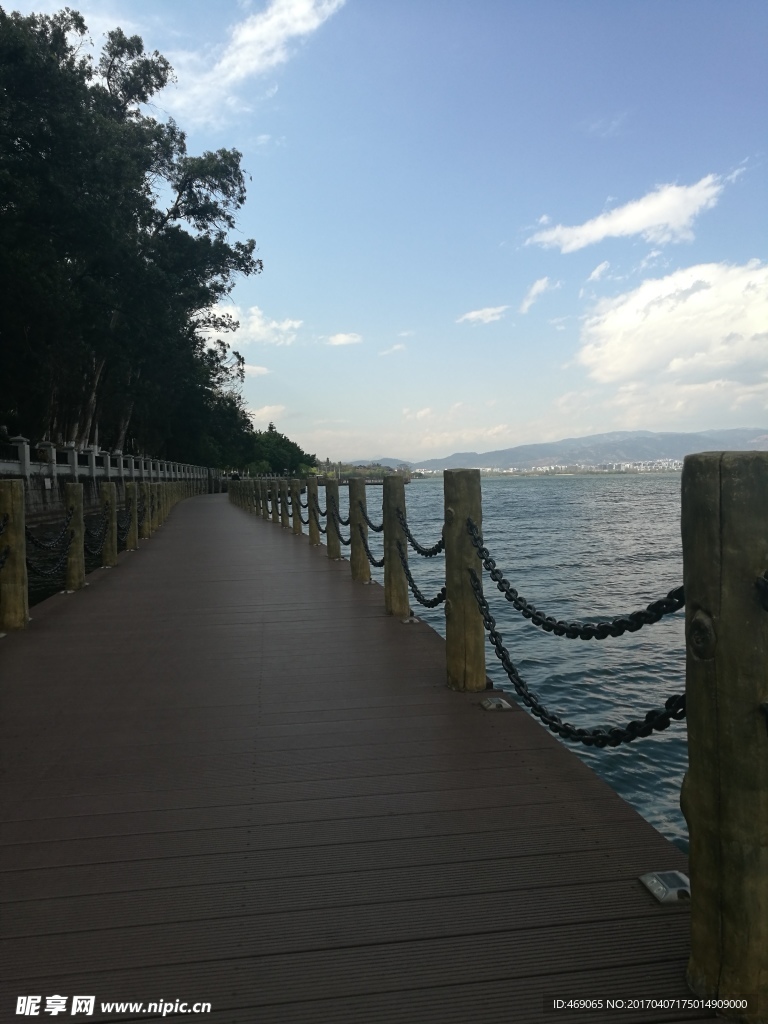 河邊