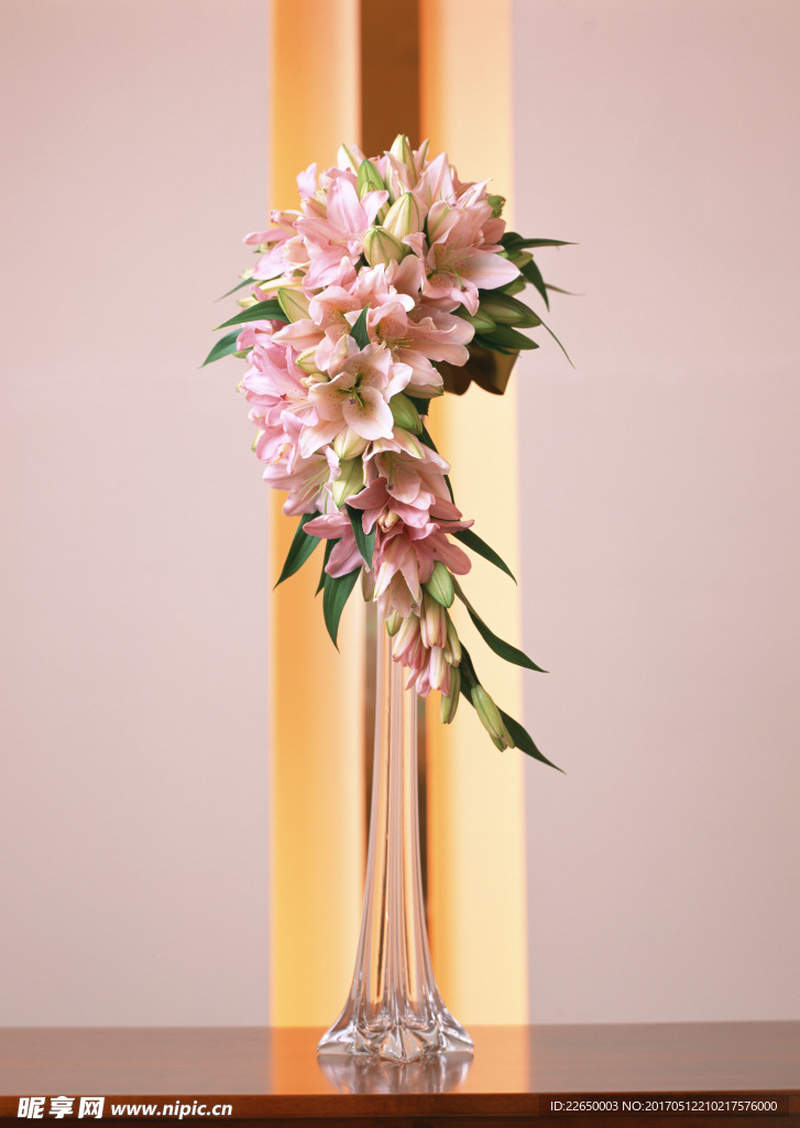 鮮花擺臺(tái)