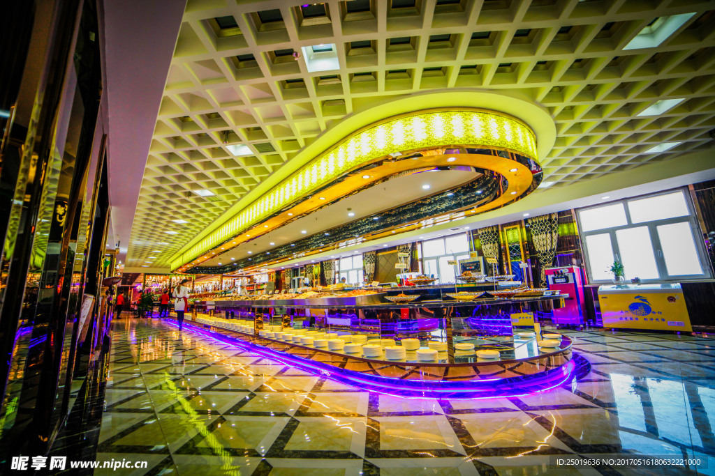 火鍋店內景