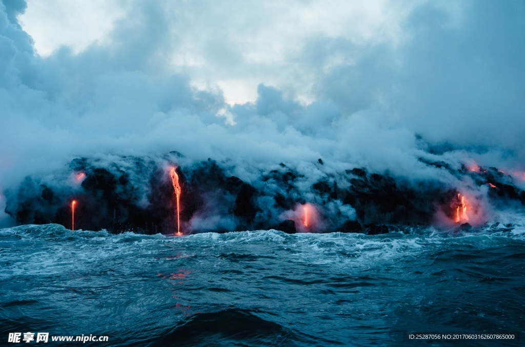 太平洋的小岛火山爆发
