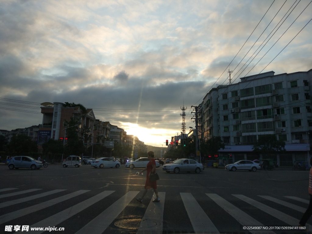 傍晚夕陽圖