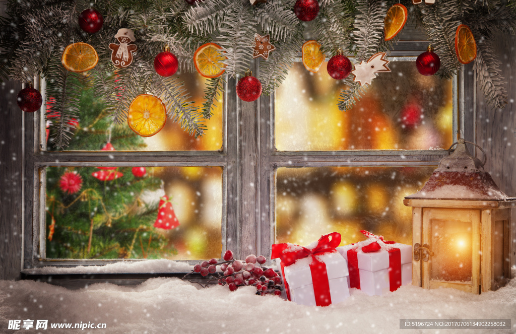 圣诞节窗户礼盒礼物灯光雪花装饰