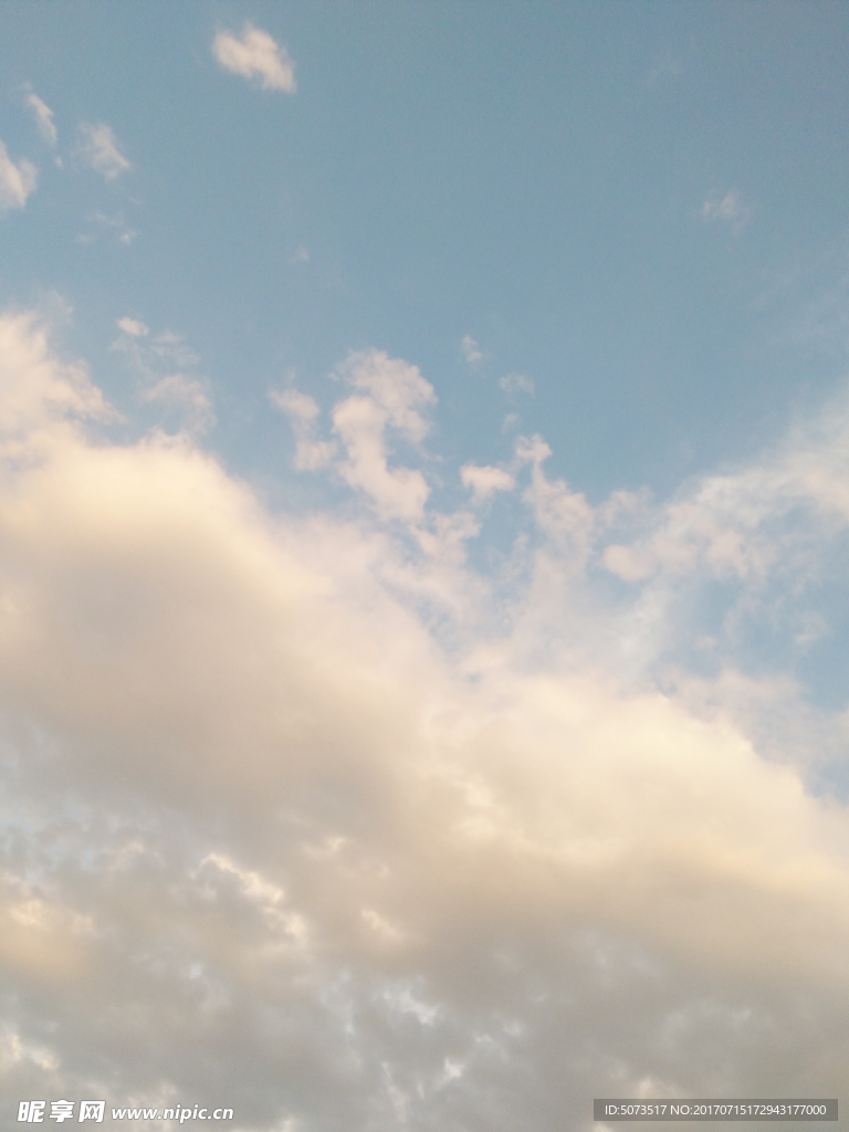 天空   白云