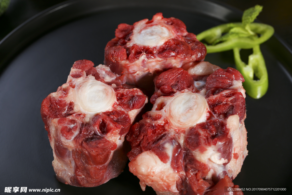 牛尾骨肉