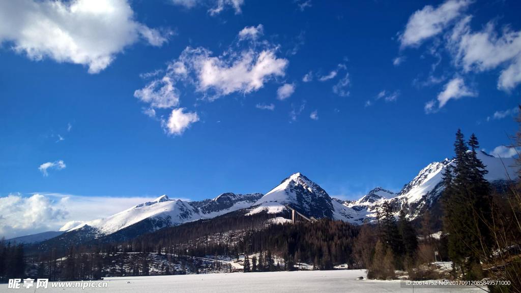 雪山美景
